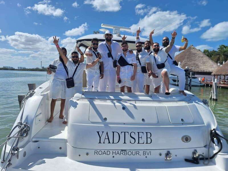 Cancun private yacht Sea Ray Sundancer 60 feet - From Cancun Hotel Zone to the Enchanting Isla Mujeres