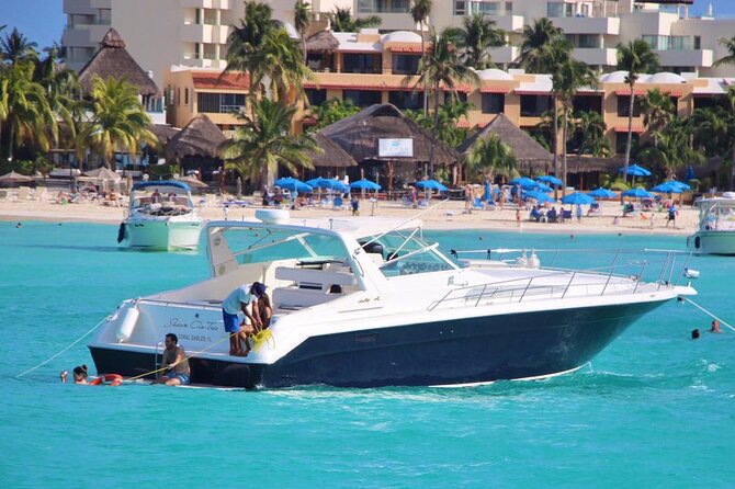 Cancun yachts rental BEATIFUL YACHT 46FT, 15 PAX MAX 25P6 - The Starting Point at Coconut Divers on Kukulcan Boulevard
