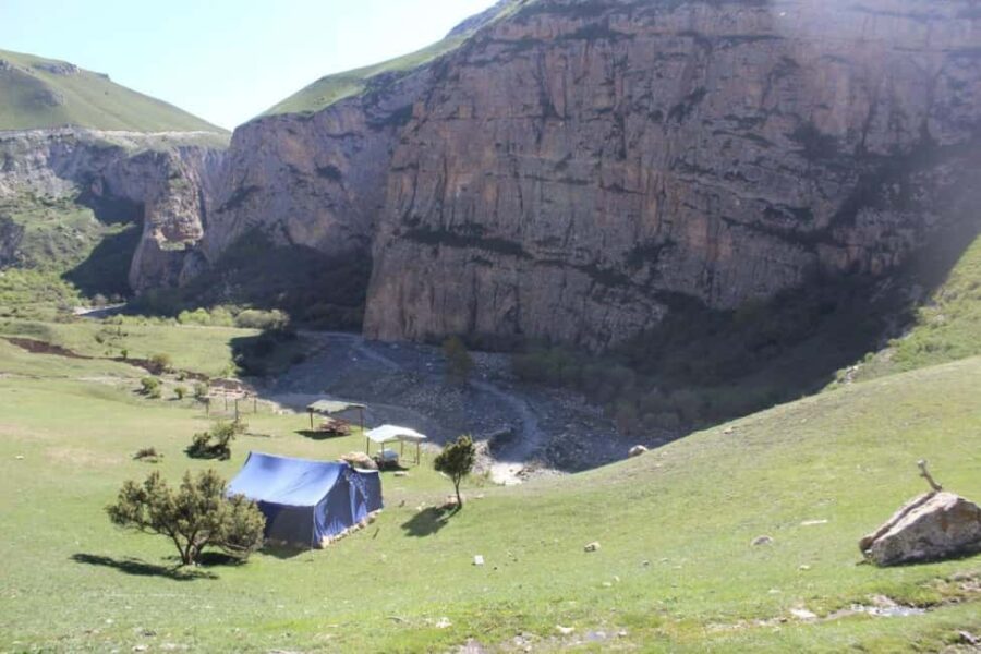 Candy Mountains - Guba - Khinaliq Guided Full Day Tour - Beshbarmaq Mountain Photostop