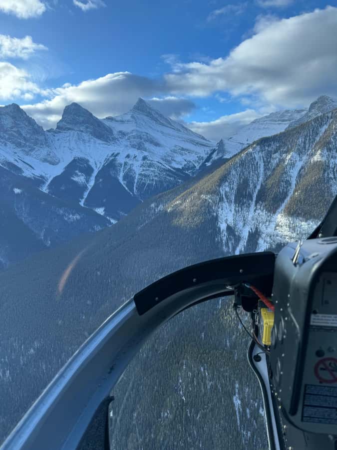 Canmore: 45-Minute Continental Divide Heli Tour - Meeting at Alpine Helicopters Inc. in Canmore