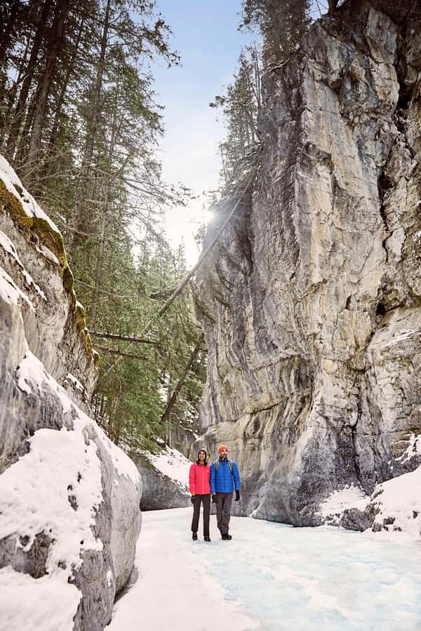 Canmore: Winter Fun! Canyon Ice Adventure - 2.5hrs - The Guided Tour in Kananaskis: Sightseeing and Exploration