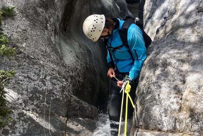 Canyoning half day - Heart Creek Canyon (beginner level) - Hike to the Canyon Start and Safety Briefings