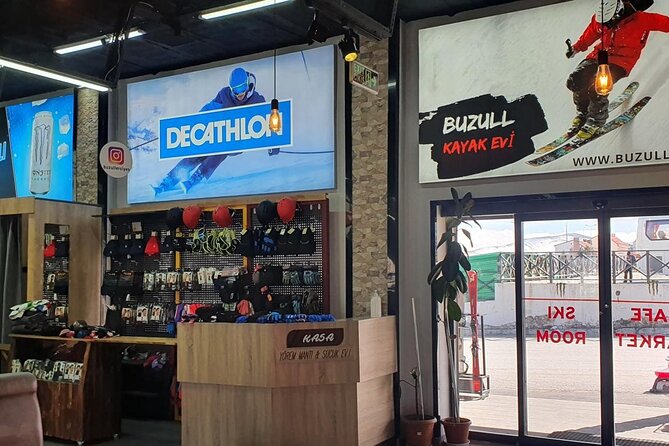 Cappadocia: Erciyes Ski Tour w/PickUp,Lunch& Photographer - Equipment Rental and On-Site Assistance at Erciyes Mountain