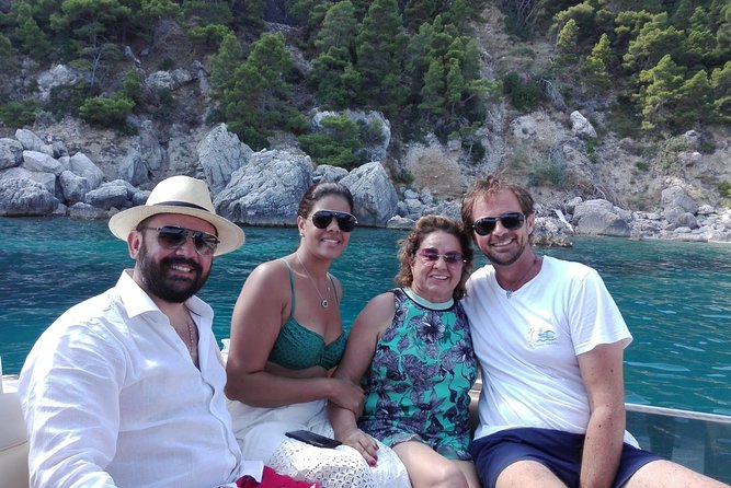 Capri: Shared boat tour from Sorrento - 7 hours - How the Tour Begins at Sorrento’s Meeting Point