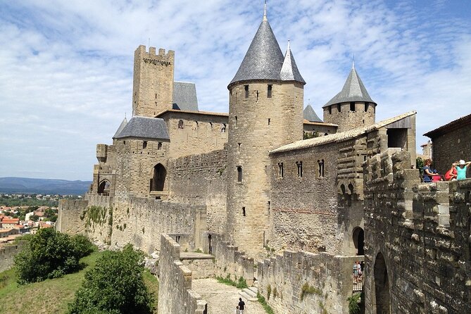 Carcassonne: Secrets of the Castle's Defense Self-Guided Tour - Exploring the Highlights: Porte Narbonnaise to Basilique Saint Nazaire