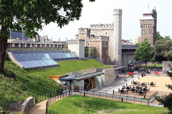 Cardiff Day Tour from London with Local Guide (Visit Wales) - Guided Walking Tour of Cardiff City Center