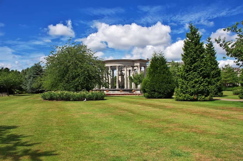 Cardiff: Express Walk with a Local - Starting Point at 42 The Hayes in Cardiff