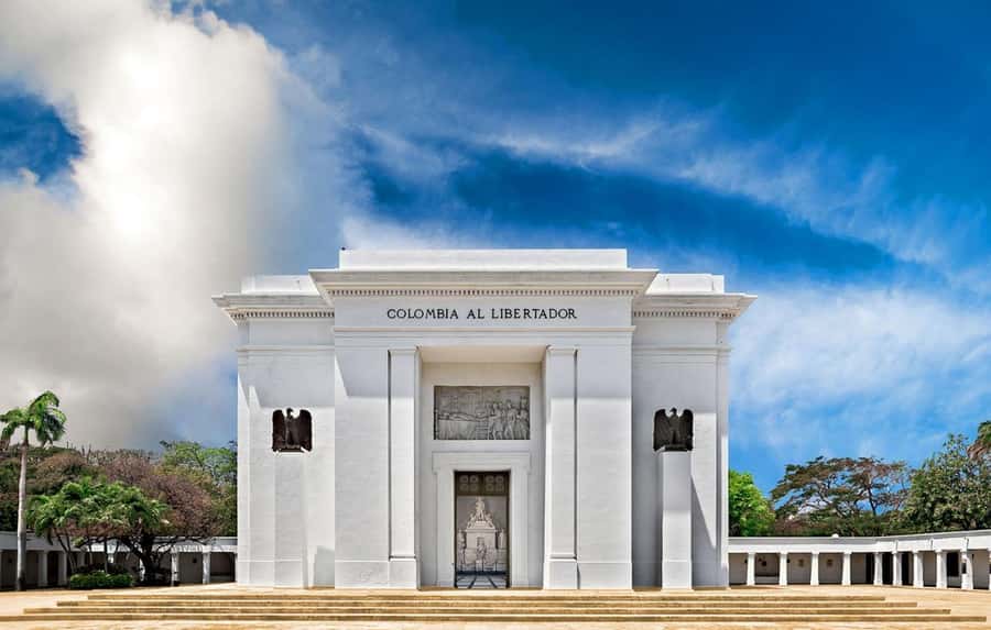 Cartagena: Barranquilla and Santa Marta All-Inclusive Tour - Santa Marta’s Beachfront and Lunch Stop