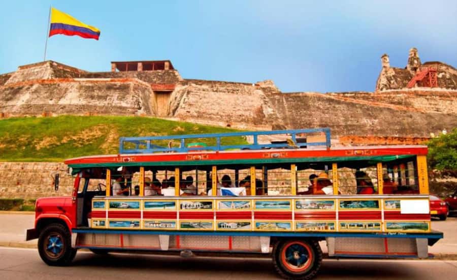 Cartagena: Panoramic City Tour, Monuments, Walls, Castle - Exploring Cartagena’s Historic Walls and Old Town