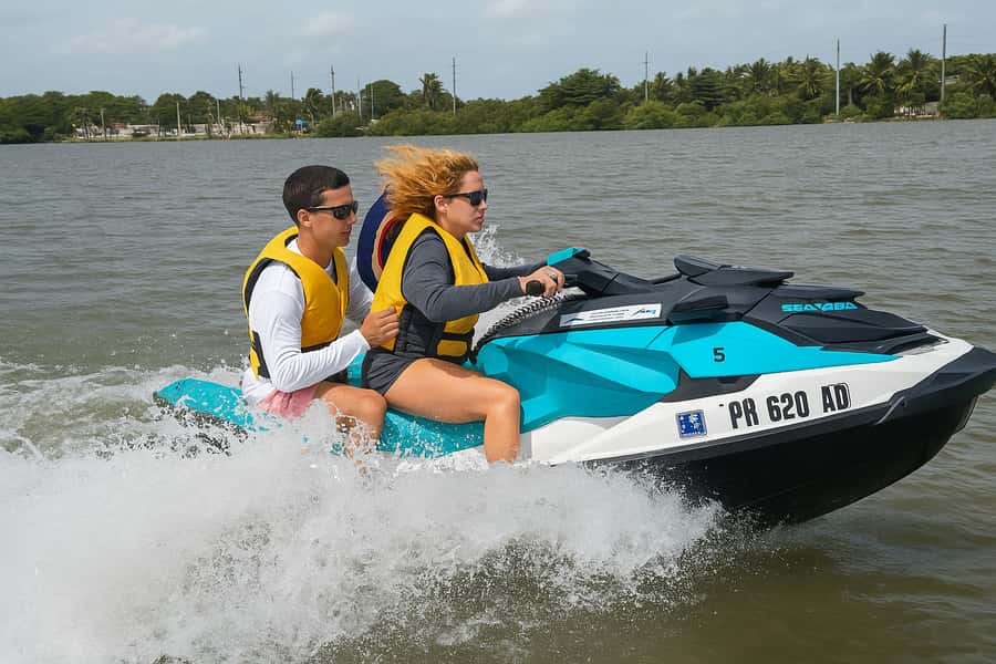 Catano: 1-Hour Jet Ski Rental for Drivers 21+ - Starting Point: Convenient Meeting at Ave. Las Nereidas