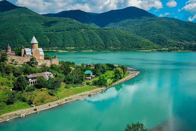 Caucasus Mountains Tour From Tbilisi - Visiting the Historic Ananuri Fortress Complex