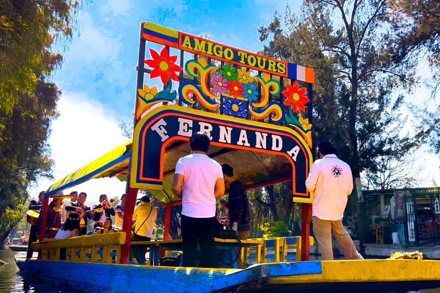 CDMX: Xochimilco Trajinera Party, Drinks, Mariachi & Snacks - Starting Point at El Chango for a Colorful Canal Adventure