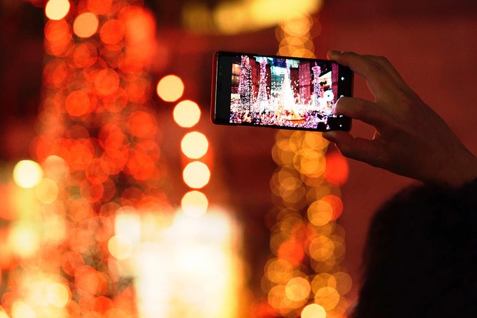 Celebrate with a Holiday Scavenger Hunt in Seattle with Holly Jolly Hunt - How the Mobile App Guides Your Holiday Adventure