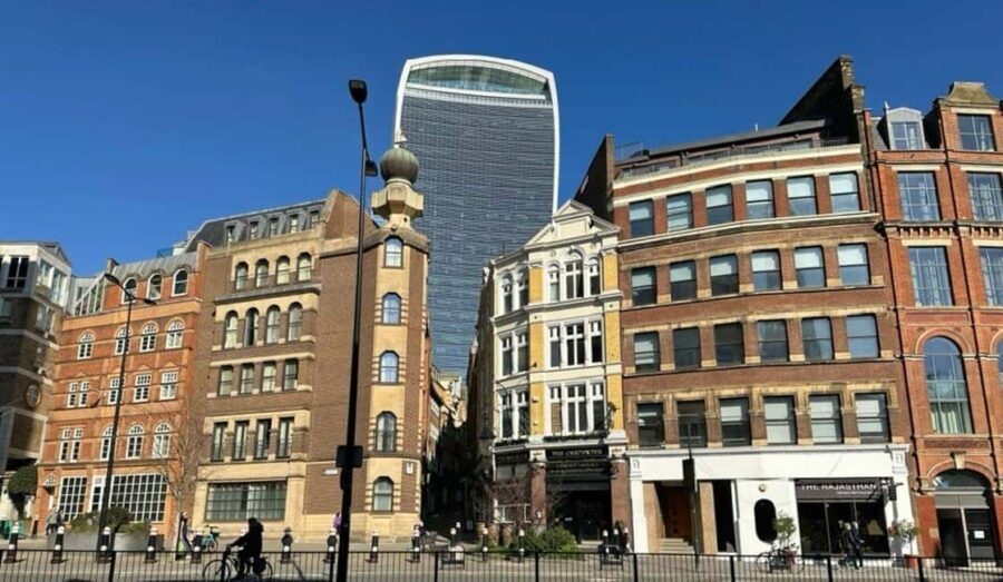 Central London: Bespoke Walking Tours - Royal London: Palaces, Guards, and Historic Squares