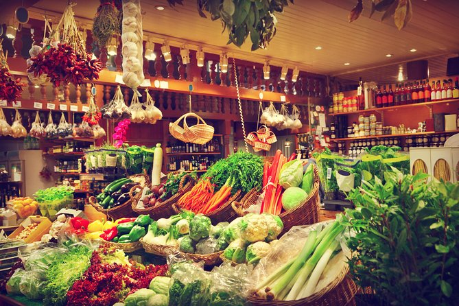 Cesarine: Small Group Market tour and Dining Experience in Verona - Enjoy a Three-Course Italian Regional Dinner