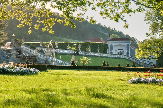 Cesky Krumlov Tour 4 hours - Discovering the Church of St. Vitus