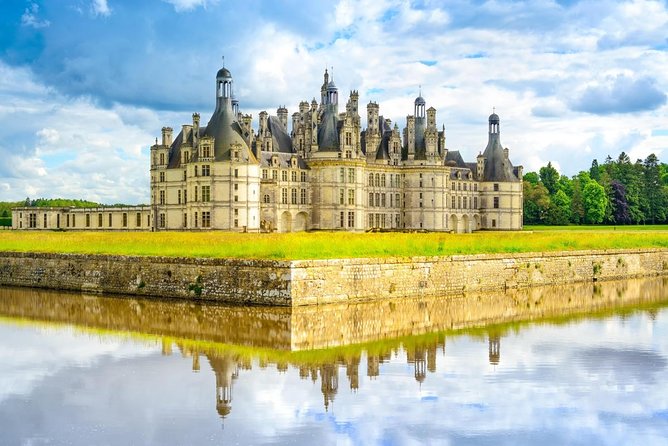 Chambord Castle: Private Guided Walking Tour - Inside Chambord: A Stunning Heritage Property