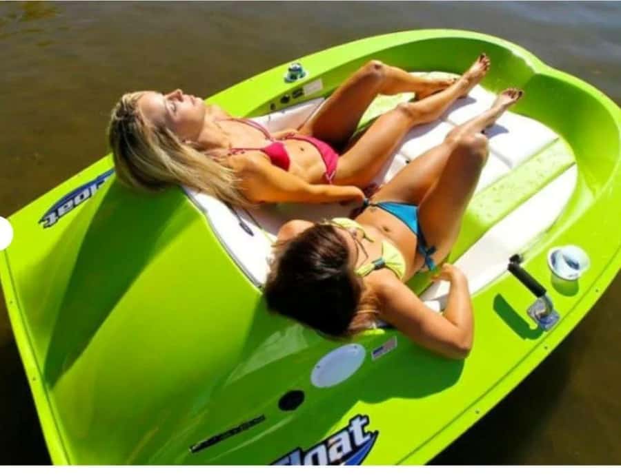 Chapel Hill : Lake Jordan Eco-Friendly Electric Boat Rental - The Eco-Friendly Electric Boat: Features and Comfort
