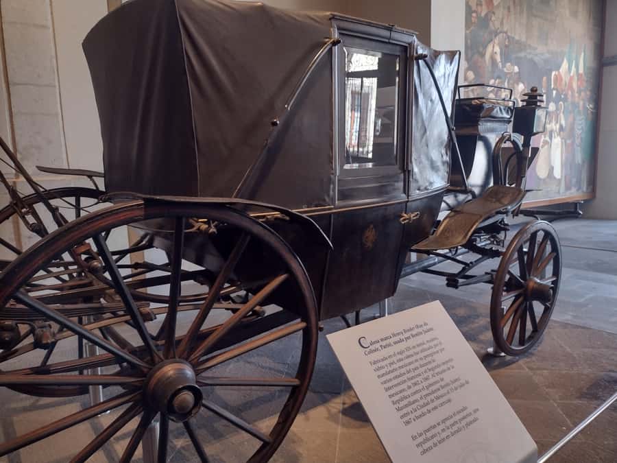 Chapultepec Castle Guided Tour - Ascending Cerro del Chapulín and Discovering Castle Origins