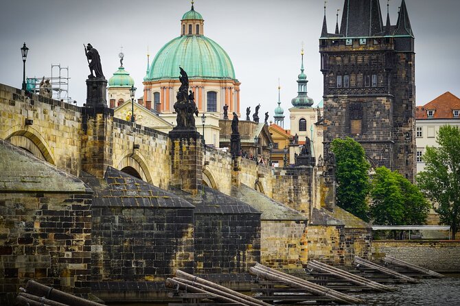 Charles Bridge: River Boat Cruise & Guided Tour with PragueWay - The Spectacular Views of Prague Castle