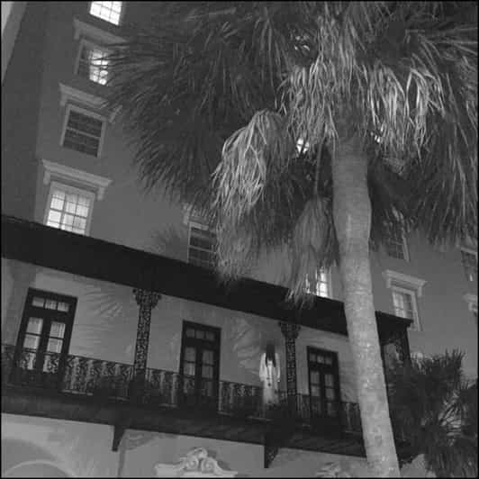 Charleston: Haunted Ghost Tour - A Spectral Adventure! - Exploring Charlestons Haunted Sites: The Stops and Stories