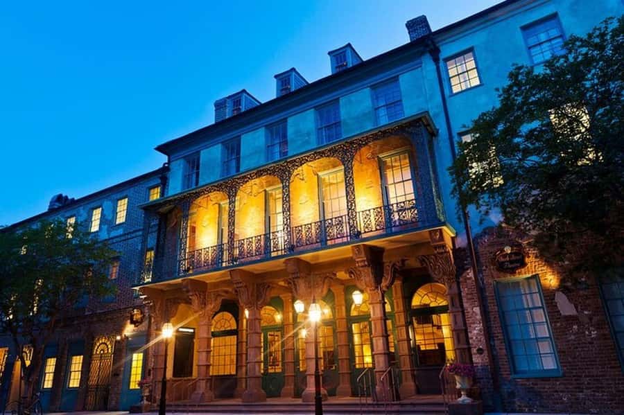 Charleston: Haunted Pub Crawl for the Broken-Hearted - Starting Point and Tour Logistics in Charleston