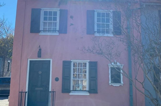 Charleston History Tour with 25 Years of Experience Veteran Guide - Exploring Battery & White Point Gardens