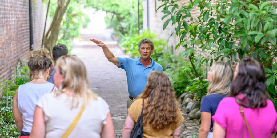 Charleston: Strolls Walking Tour - The Tour Starts at 115 Meeting Street in Charleston