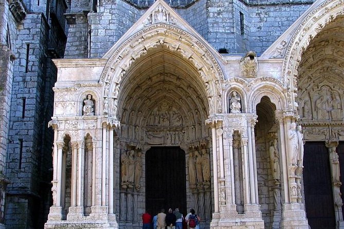 Chartres and Versailles Private Full-day tour - Visiting the Palace of Versailles: Louis XIV’s Grandeur