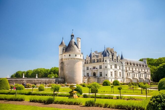 Chenonceau Castle: Private Guided with Ticket - The Charm of Chenonceau Castle’s Architecture and Location
