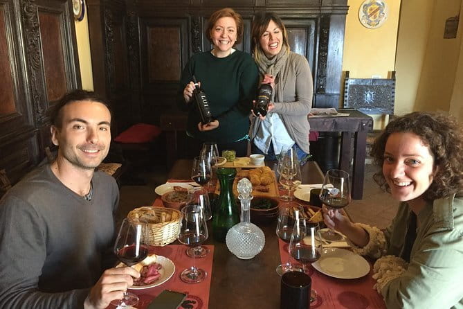 Chianti Wine Tour with 3 Wineries, Food Pairings and Tuscan Lunch - Visiting Three Small Wineries in the Chianti Area
