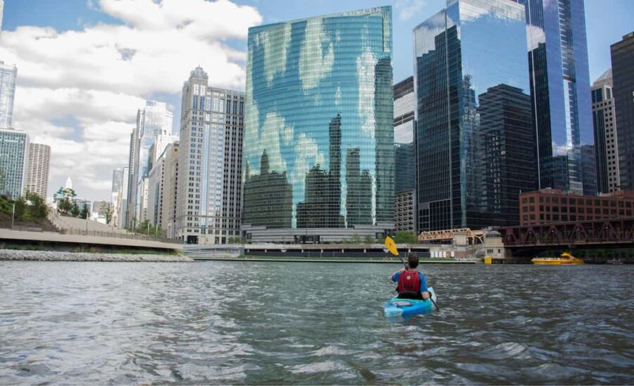 Chicago: 2-Hour Downtown Kayak Rental - Starting Point and Accessibility in Downtown Chicago