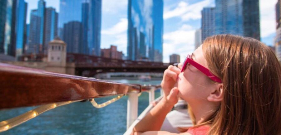 Chicago: Architecture Center Cruise on Chicago's First Lady - Starting Point and Practical Details