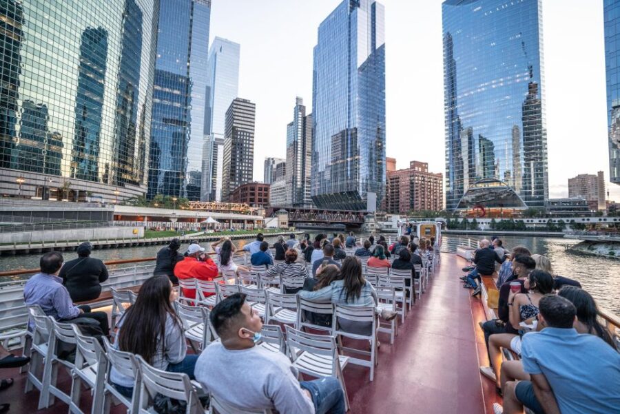 Chicago: Architecture River Cruise Skip-the-Ticket Line - The Chicago River: A Stunning Architectural Showcase