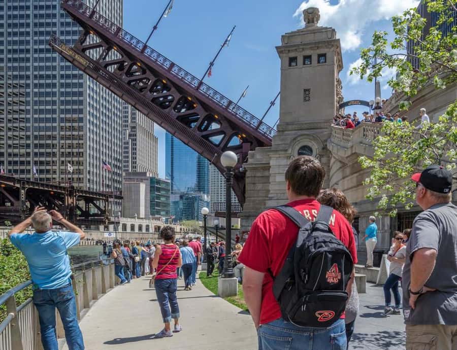 Chicago: Best of Attractions Walking Tour +Bike/Kayak Rental - Walking Route Through Chicago’s Downtown Landmarks