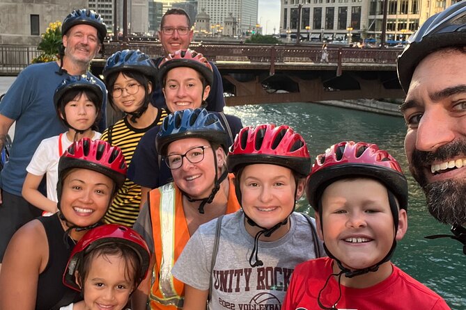 Chicago Family Food and Bike Tour with Top Attractions - Touring Chicagos Lakefront Trail and Oak Street Beach