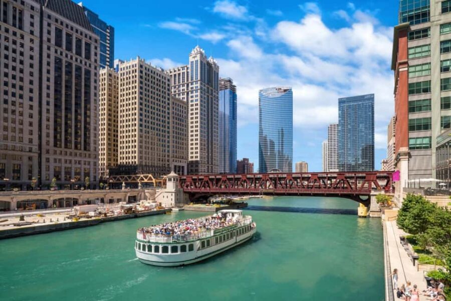 Chicago: Full-Day Guided City Tour by Bus - Exploring Chicago’s Iconic Landmarks by Bus
