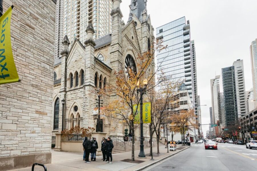 Chicago: Gangsters and Food Tasting Walking Tour - The Starting Point at Hoyts Restaurant and Easy Access