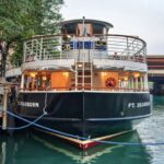 Chicago River: Guided Sunset Cocktail & Architecture Tour - The Historic Chicago Riverboat: A Classic 90-Seat Vessel
