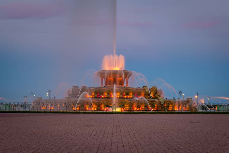 Chicago: Wind and Souls Adults Only Guided Ghost Tour - Starting Point Outside the Chicago Theatre