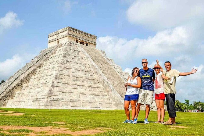 Chichen Itza, Cenote and Valladolid: Wonders of the Mayan World - Discovering Chichen Itza with a Guided Tour