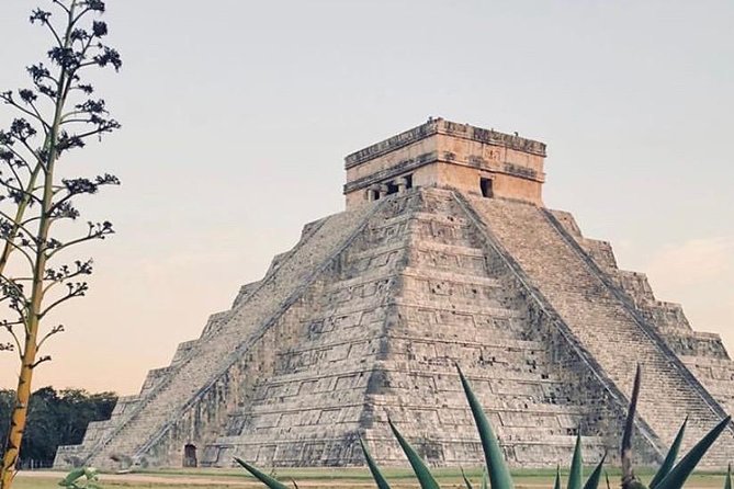 Chichen Itza Full day tour with buffet - Discovering Chichen Itza’s Majestic Ruins