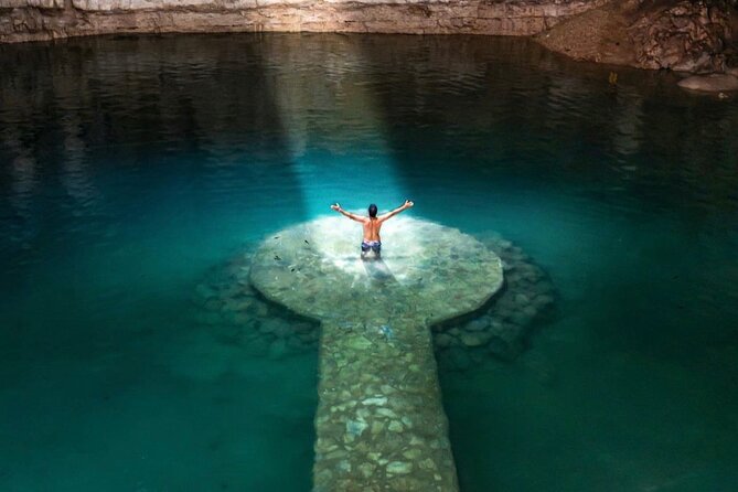 Chichén Itzá Tour, Suytun and Ik kil cenotes with Round Transfer - Visiting the Iconic Chichen Itza Archaeological Site