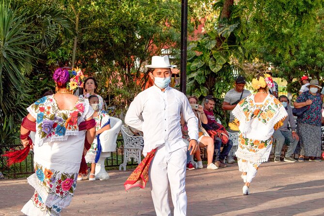 Chichenitza + Cenote + Valladolid + Lunch - Exploring Chichen Itza: The Architectural Marvels