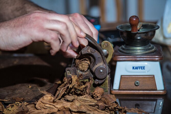 Cigar Rolling Experience with Rum and Chocolate Pairing - Visiting Edo Cruz’s Home in Cancun for a Cigar Masterclass