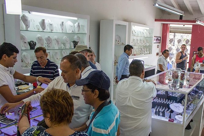 City and Tequila Tour in Puerto Vallarta - Puerto Vallarta’s Iconic Los Arcos: Natural Stone Formations