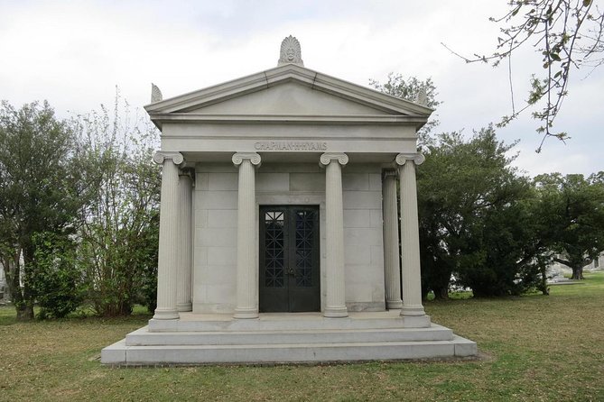 City Tour of New Orleans by Minibus - From the French Quarter to Esplanade Avenue