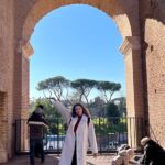 City Walk with Architect: Private walking tour of Rome - Visiting the Fontana di Trevi: Architectural Details and Legend