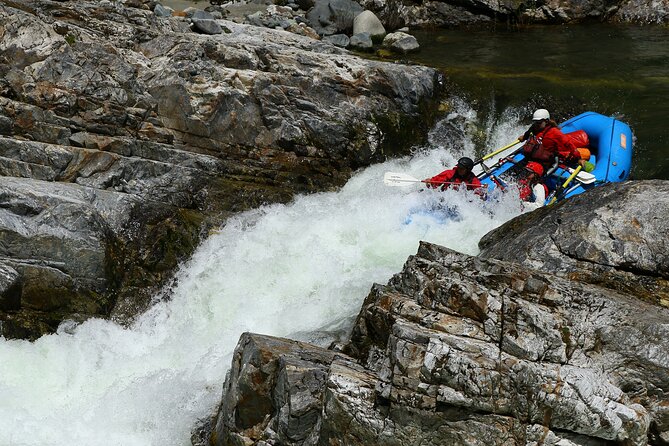 Class lV 6 Hours White Water Rafting in Salmon River California - Experience the Thrills of the Miracle Mile Rapid