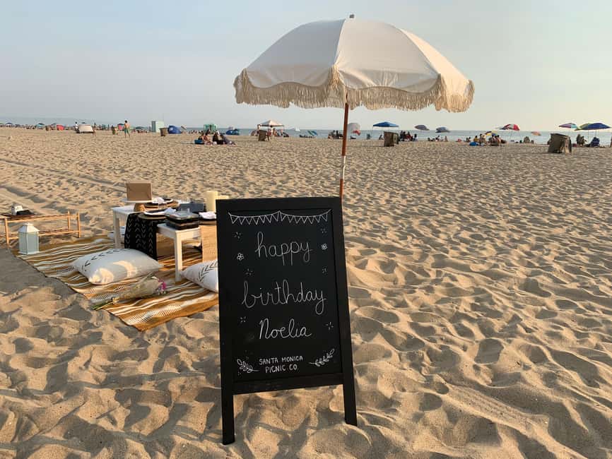Classic Beach Picnic in Santa Monica - Santa Monica Beach: The Perfect Setting for a Picnic